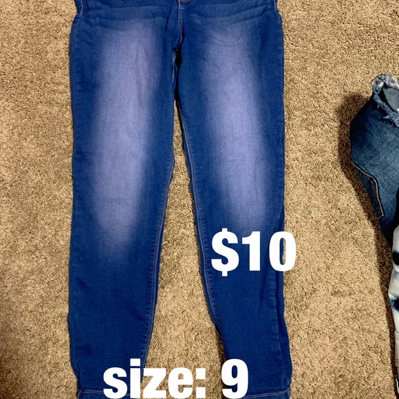 clothes - Picture 3 of 11